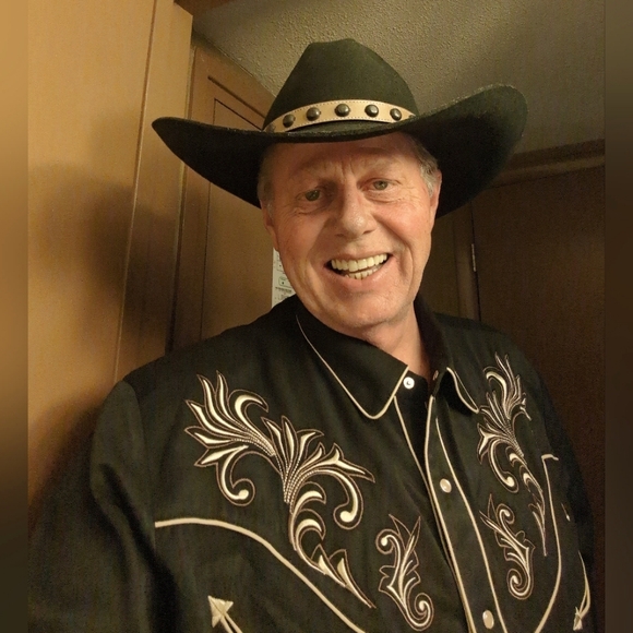 Meet your Posher, Scott - Picture 2 of 2